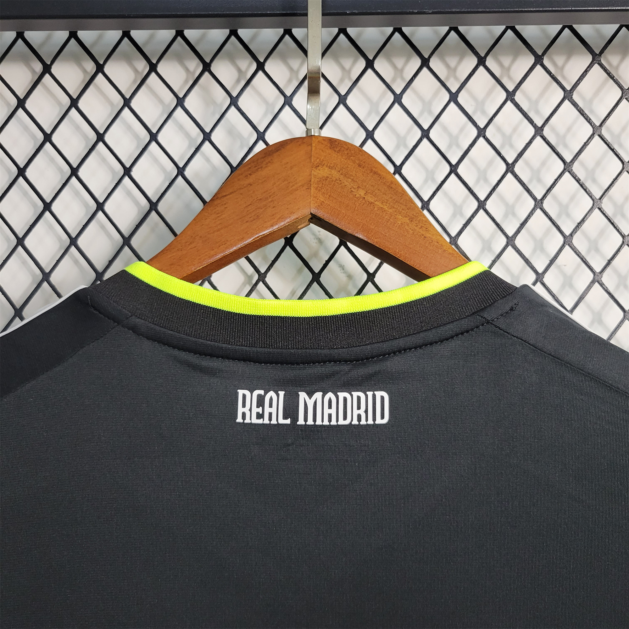 Higojerseys-Retro Real Madrid 10-11 Away Stadium Jersey