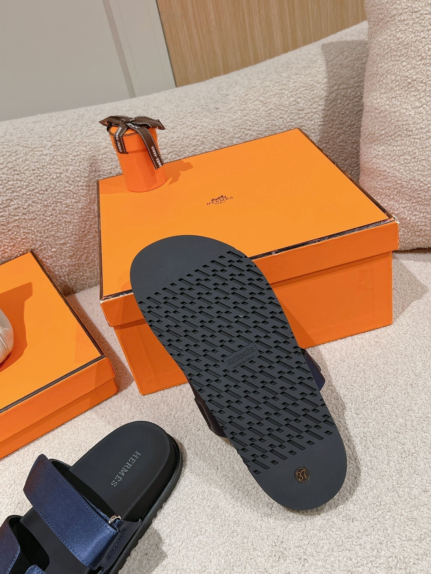 CHYPRE SANDAL BLACK MIX LIGHT BERRY CALFSKIN、mysite、Cacoeks