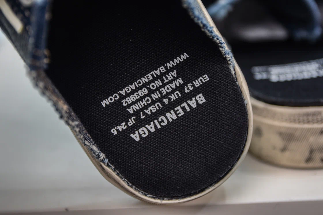 Balenciaga Paris Mule in Blue Destroyed Denim Rubber、mysite、Cacoeks