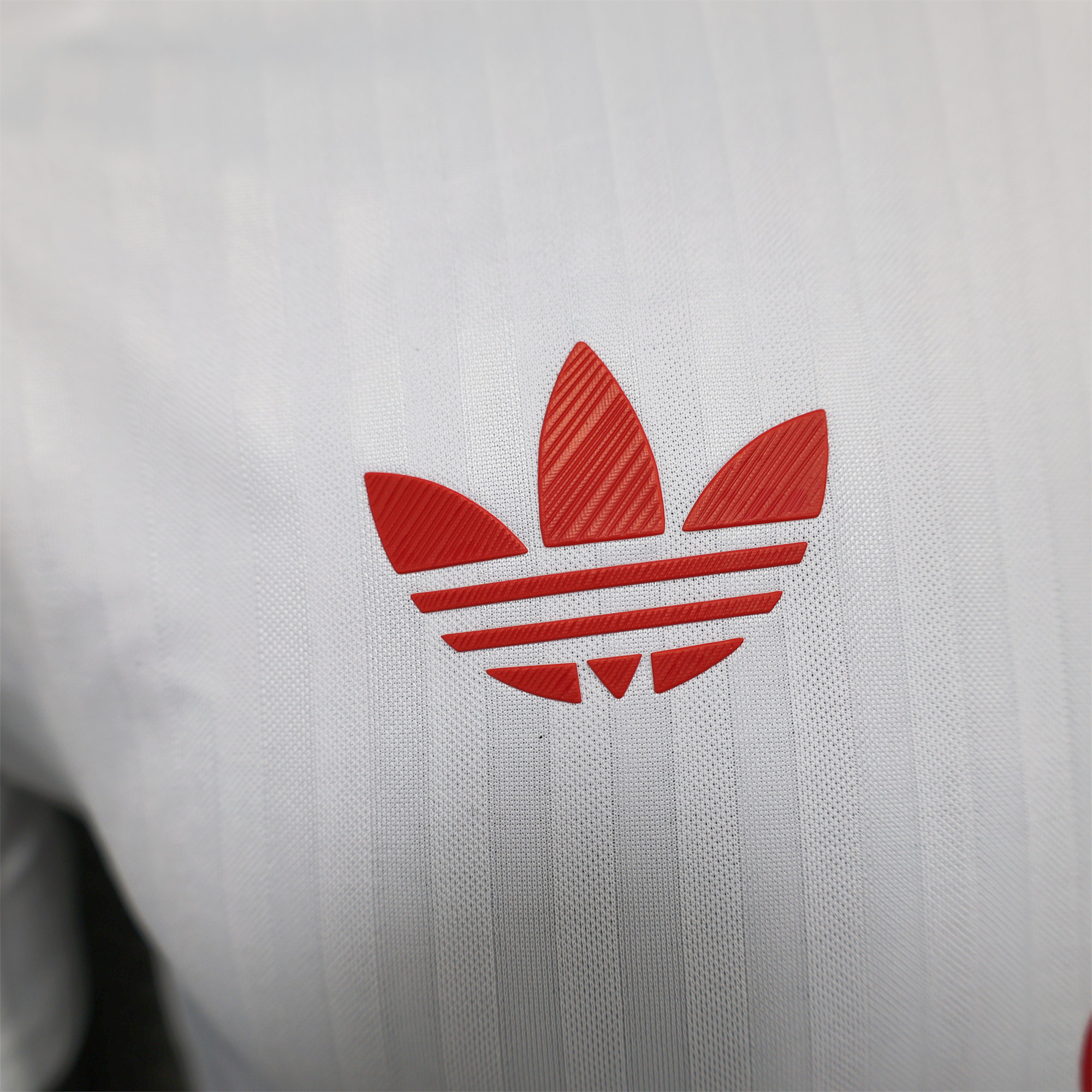 ManixJersey.com | Manchester United 24-25 White Special Edition Jersey - Player Version -Customize Name, Number and Patch | Worldwide Shipping