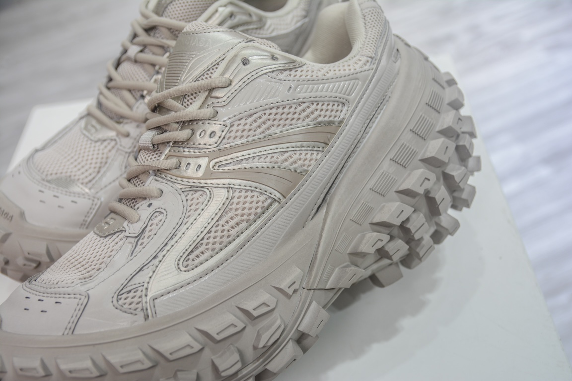 Balenciaga Defender in Beige、mysite、Cacoeks