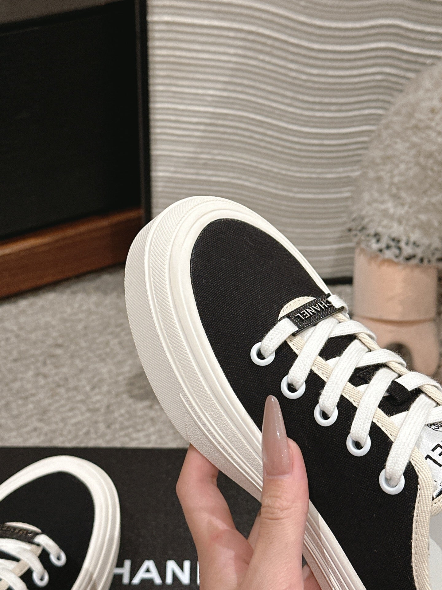 LACE-UP SNEAKERS IN BLACK CANVAS、mysite、Cacoeks