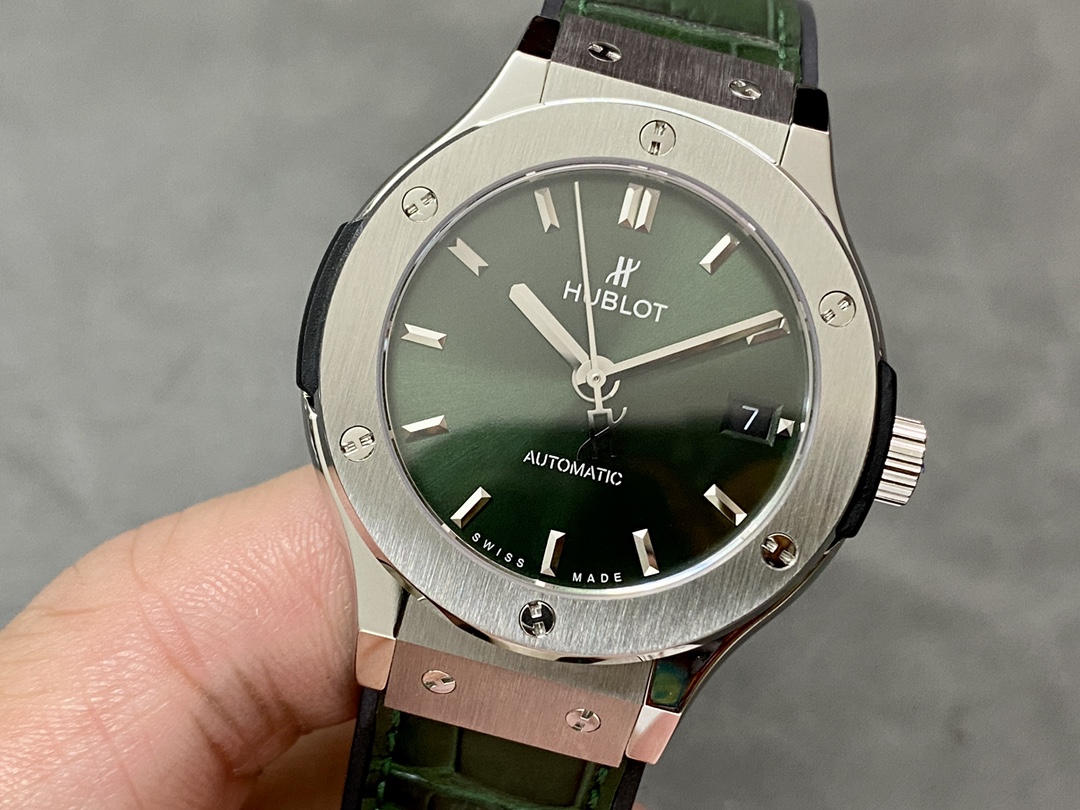 511.NX.8970.LR Hublot Classic Fusion Automatic Green-fasswatch