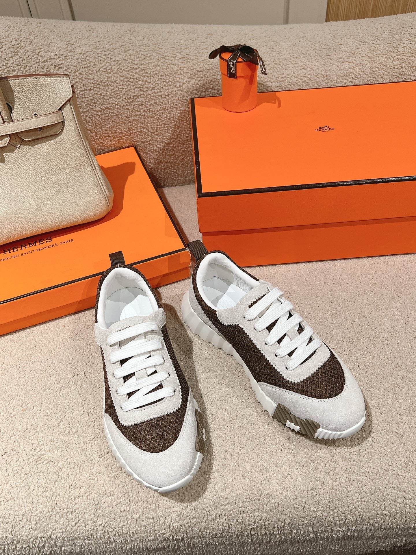 MAINLAND SNEAKER IN PALE GRAY SUEDE AND MOCHA BROWN BREATHABLE MESH FABRIC、mysite、Cacoeks