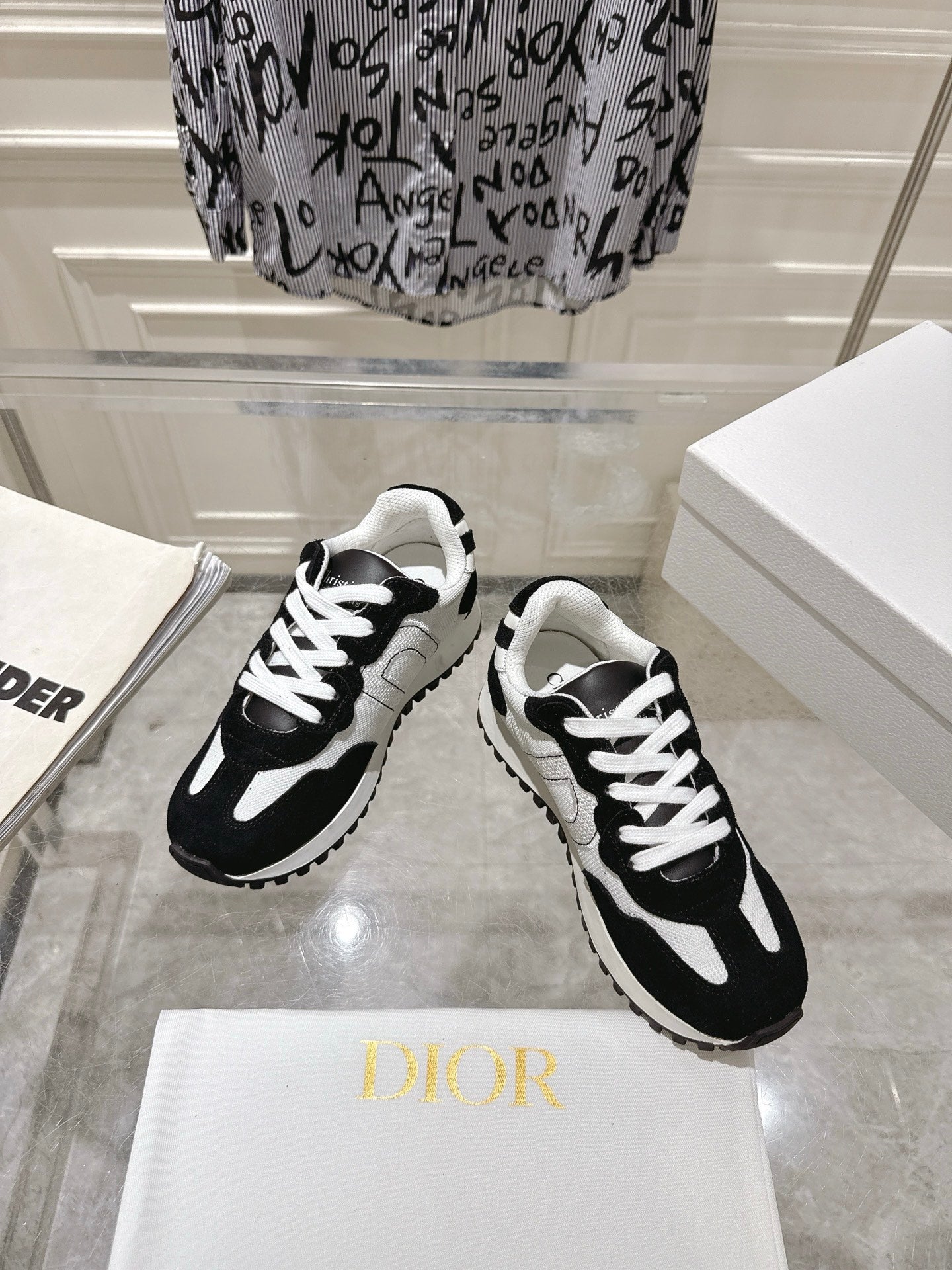 DIOR 25S C'EST DIOR SNEAKER IN WHITE BLACK CALFSKIN AND SUEDE、mysite、Cacoeks