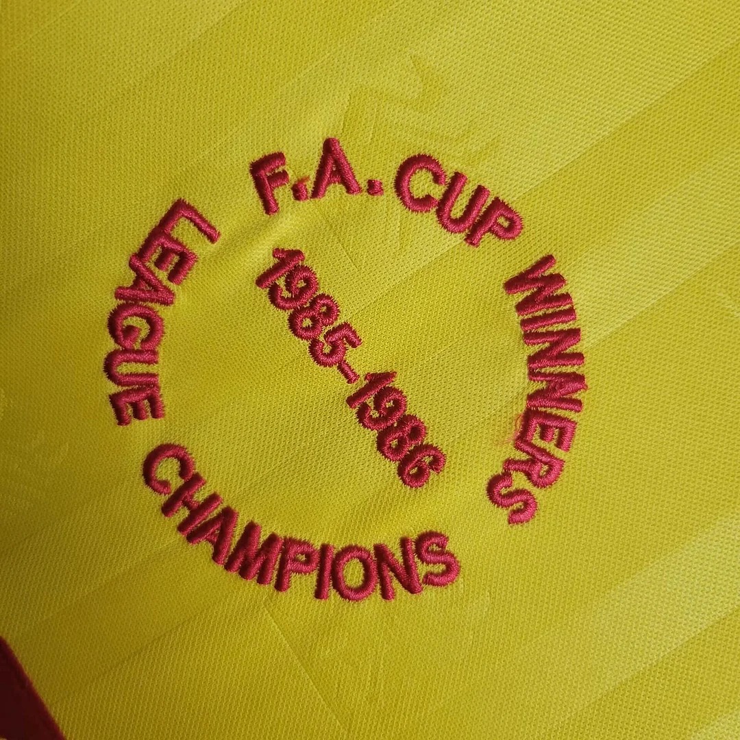 GlobeJersey-Retro Liver.pool 1986-87 Third Jersey