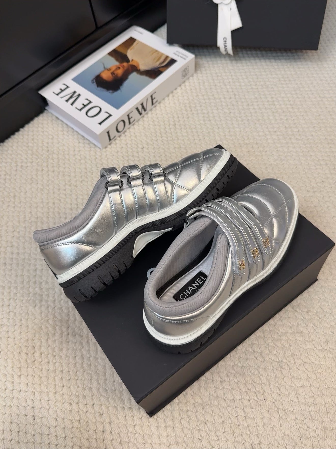 SNEAKERS WITH THREE STRAPS IN SILVER CALFSKIN、mysite、Cacoeks