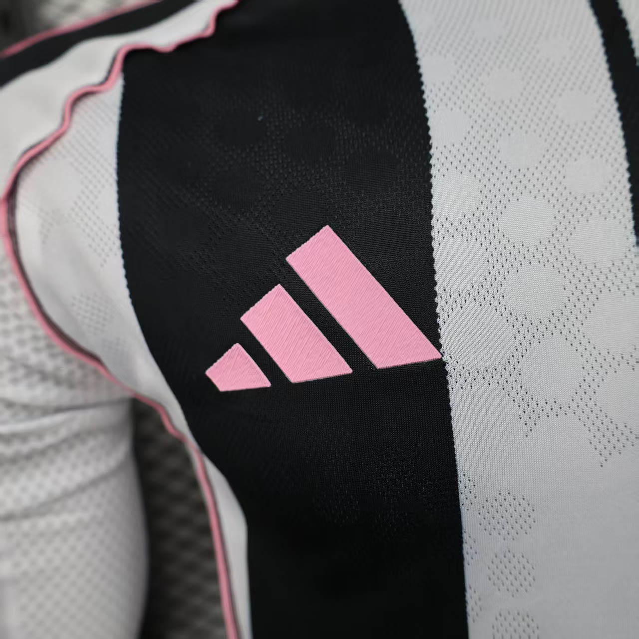 2025/2026 Player Version Long Sleeve Juventus Home Football Shirt 1:1 Thai Quality:football jersey mysite: unitedjerseyfootball 邓江浪:football