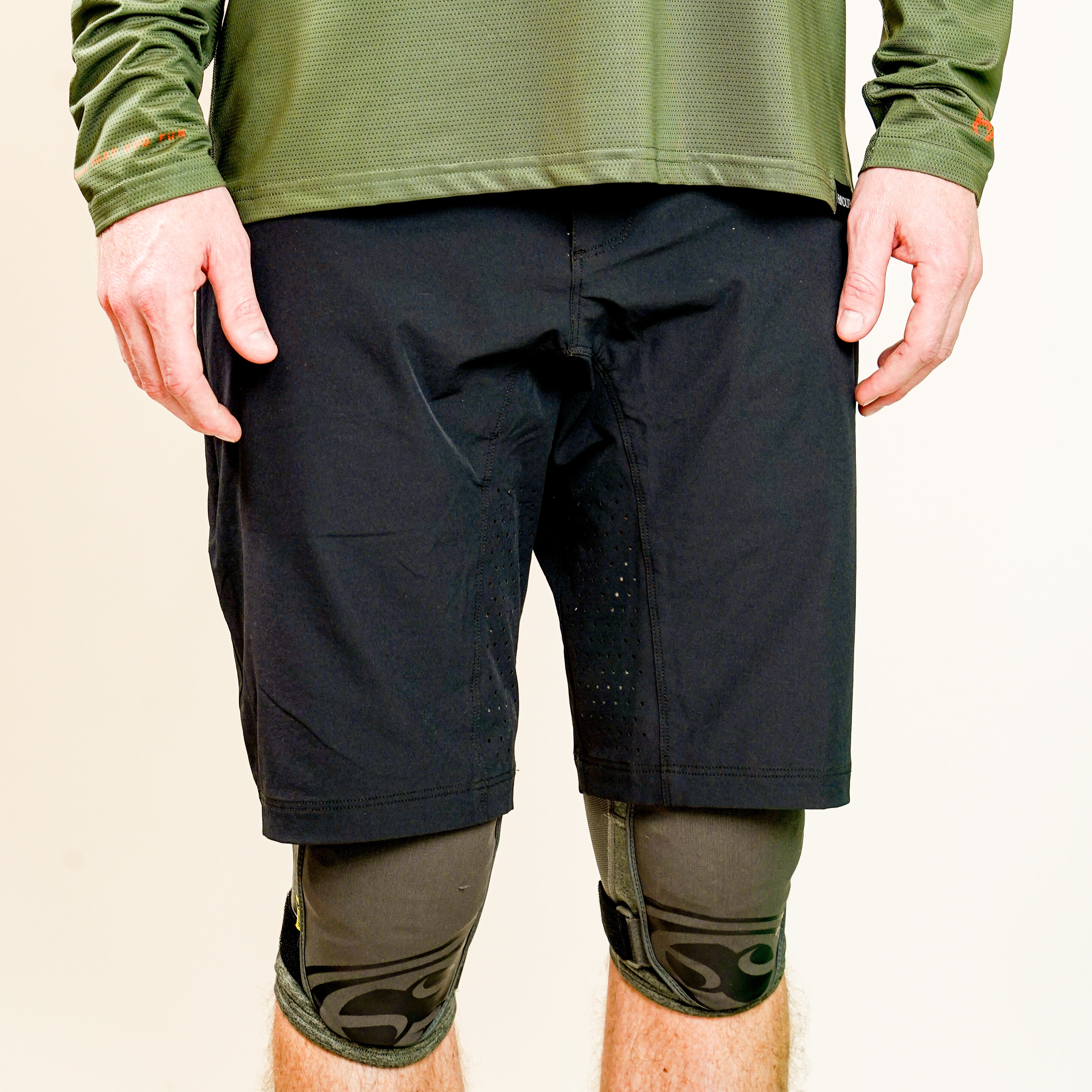 Trail Rambler Short - Cool Black、mySite、bearsvspackers