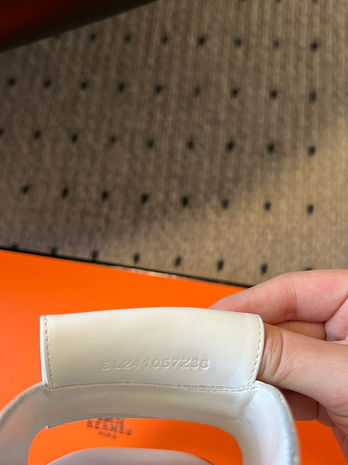 ILOT FLAT SANDAL IN WHITE CALFSKIN、mysite、Cacoeks