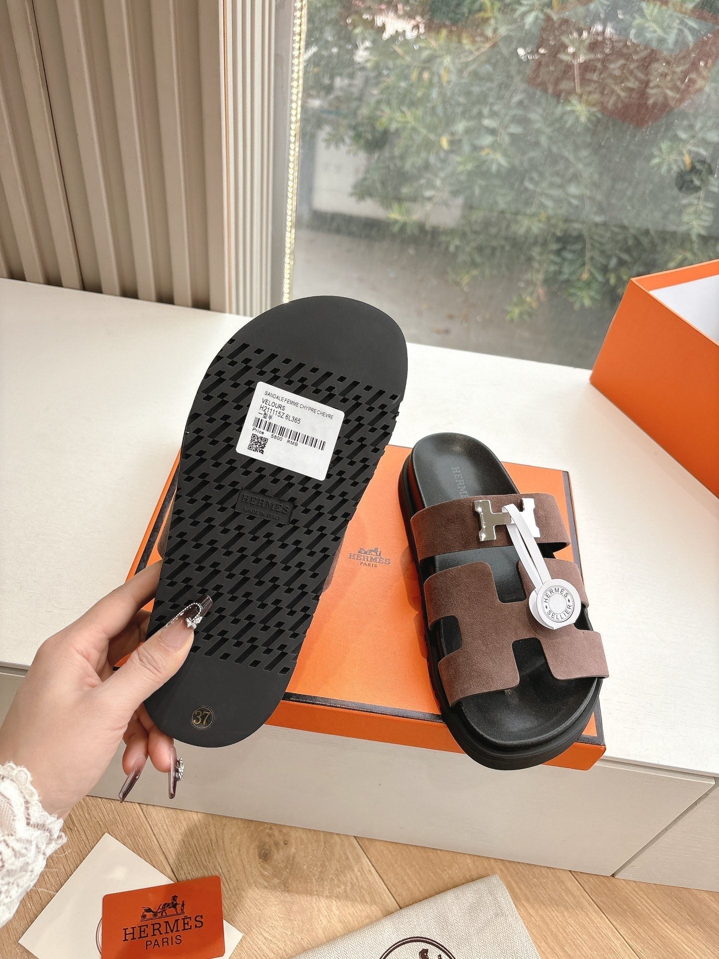 CHYPRE SANDAL IN MEDIUM BROWN SUEDE、mysite、Cacoeks