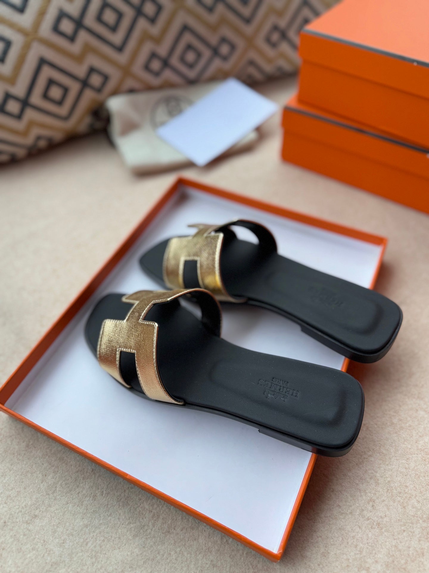 0RAN SANDALS IN LIGHT GOLD CALFSKIN、mysite、Cacoeks