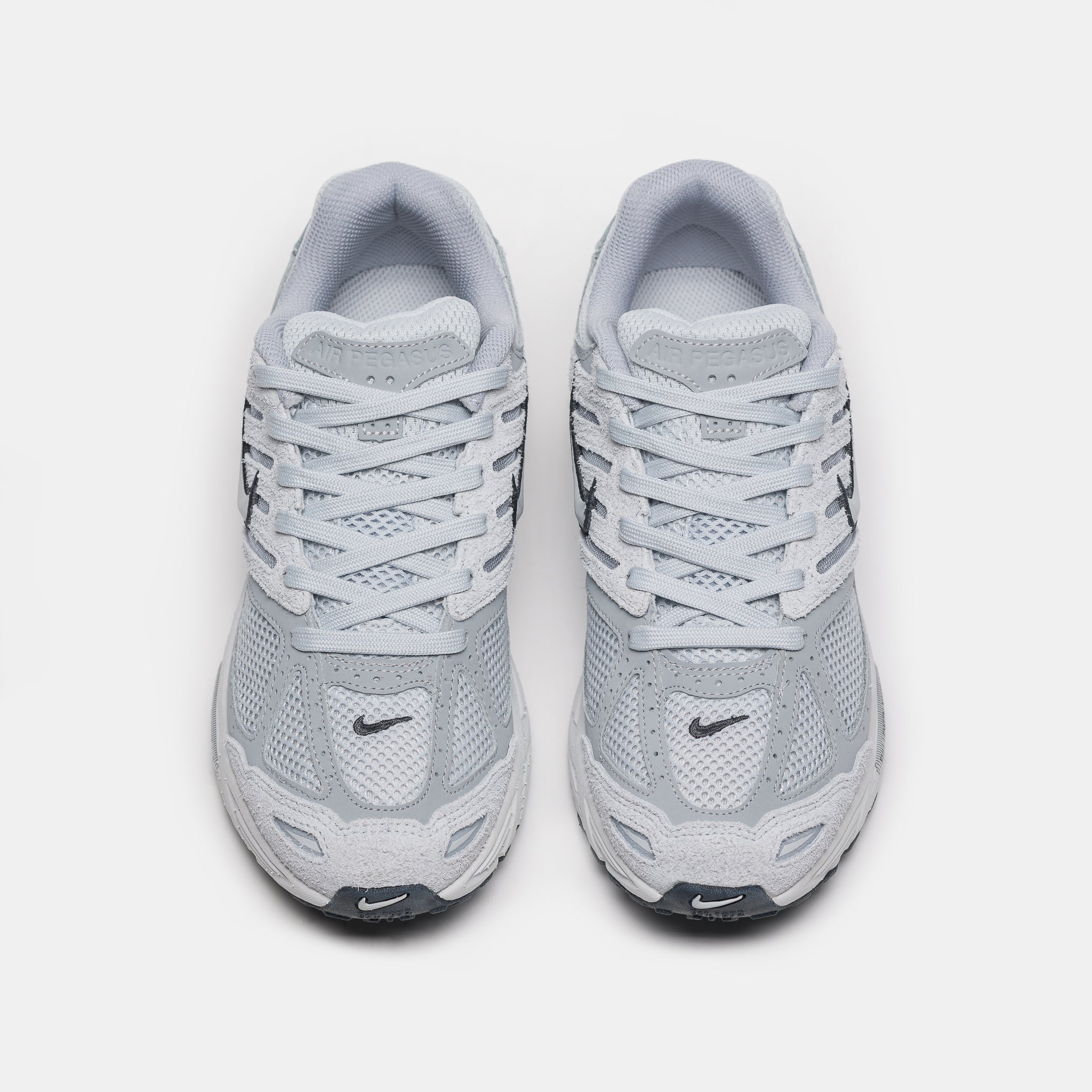 Air Pegasus 2005 Sneaker in Pure Platinum/Metallic Platinum/Wolf Grey