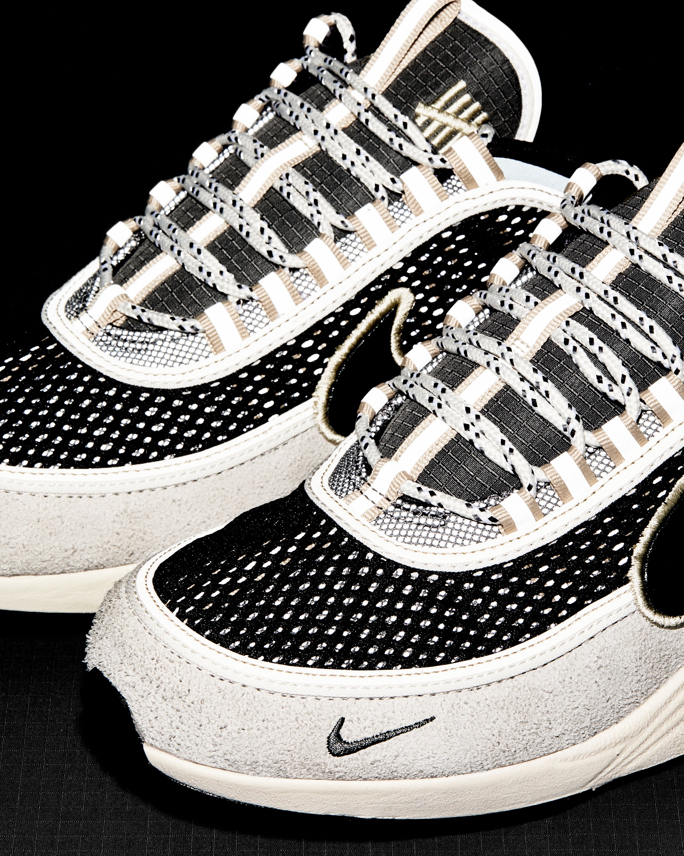 UNDEFEATED X NIKE AIR ZOOM SPIRIDON - PHANTOM/ BLACK