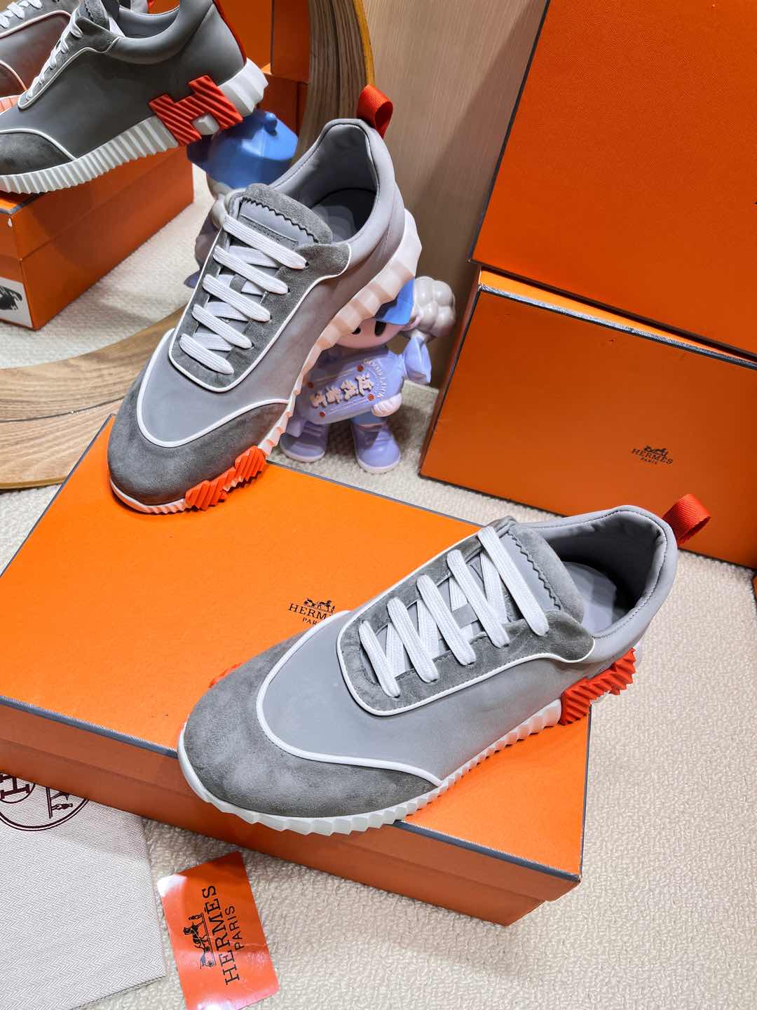 BOUNCING SNEAKER IN SMOKE GRAY SUEDE AND CALFSKIN、mysite、Cacoeks