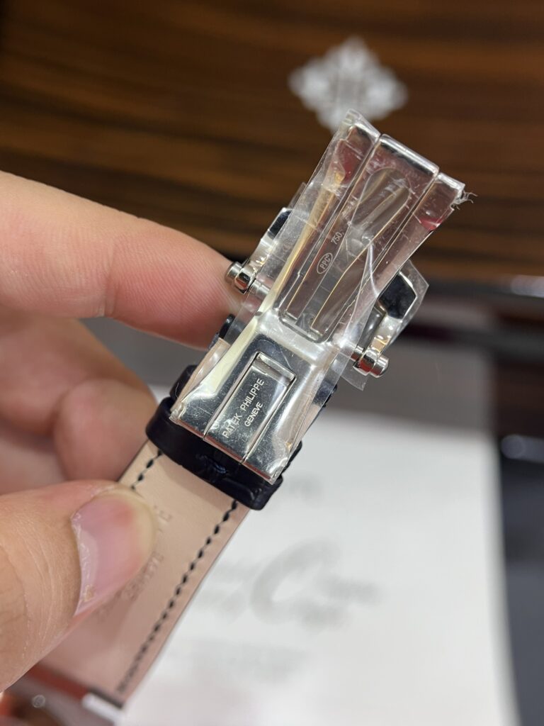 Đồng Hồ Patek Philippe 5726G Dây Da Màu Xanh GRF 40 (6)