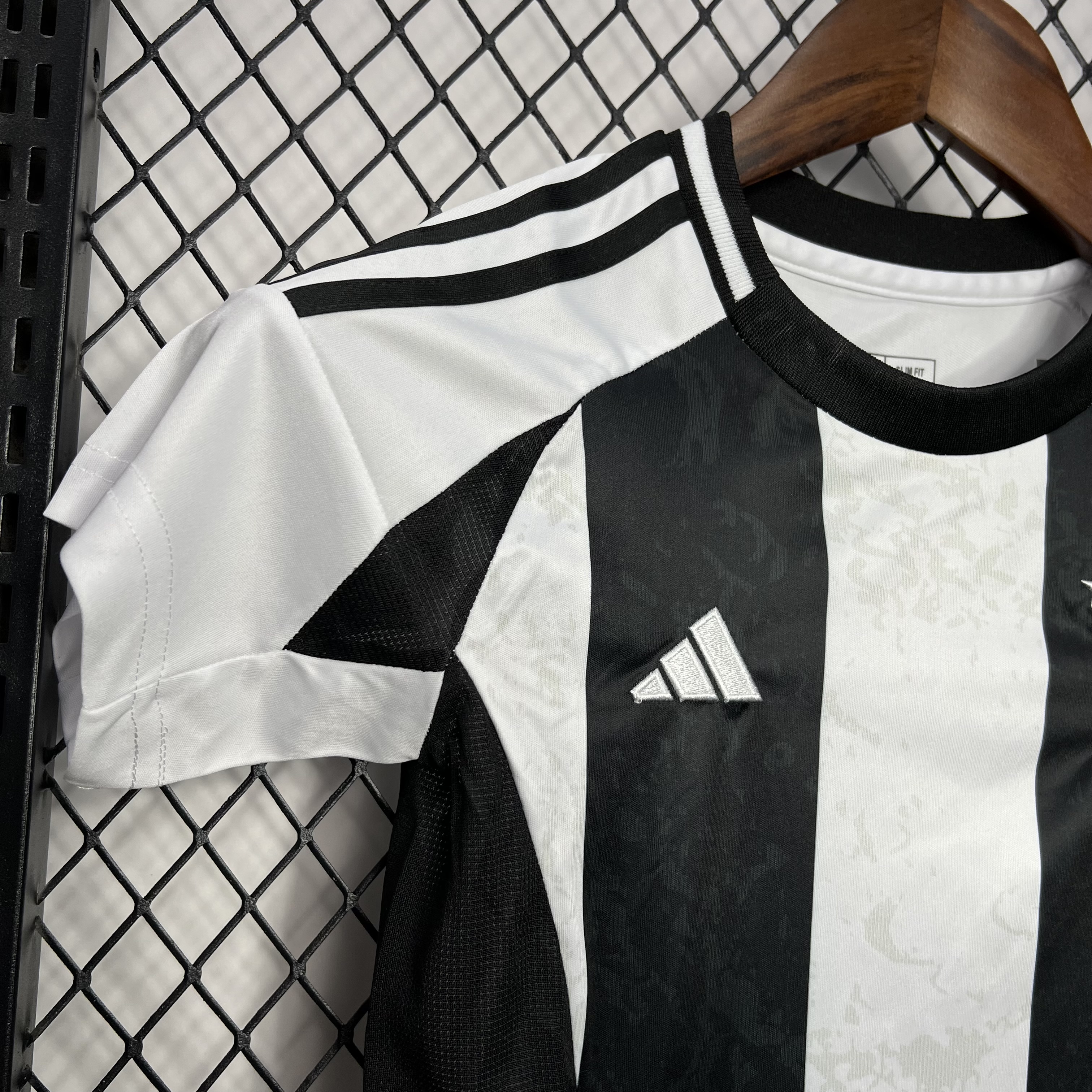 JerseysGala.com | Juventus 24-25 Home Stadium Kids Kit -Customize Name, Number and Patch | Worldwide Shipping