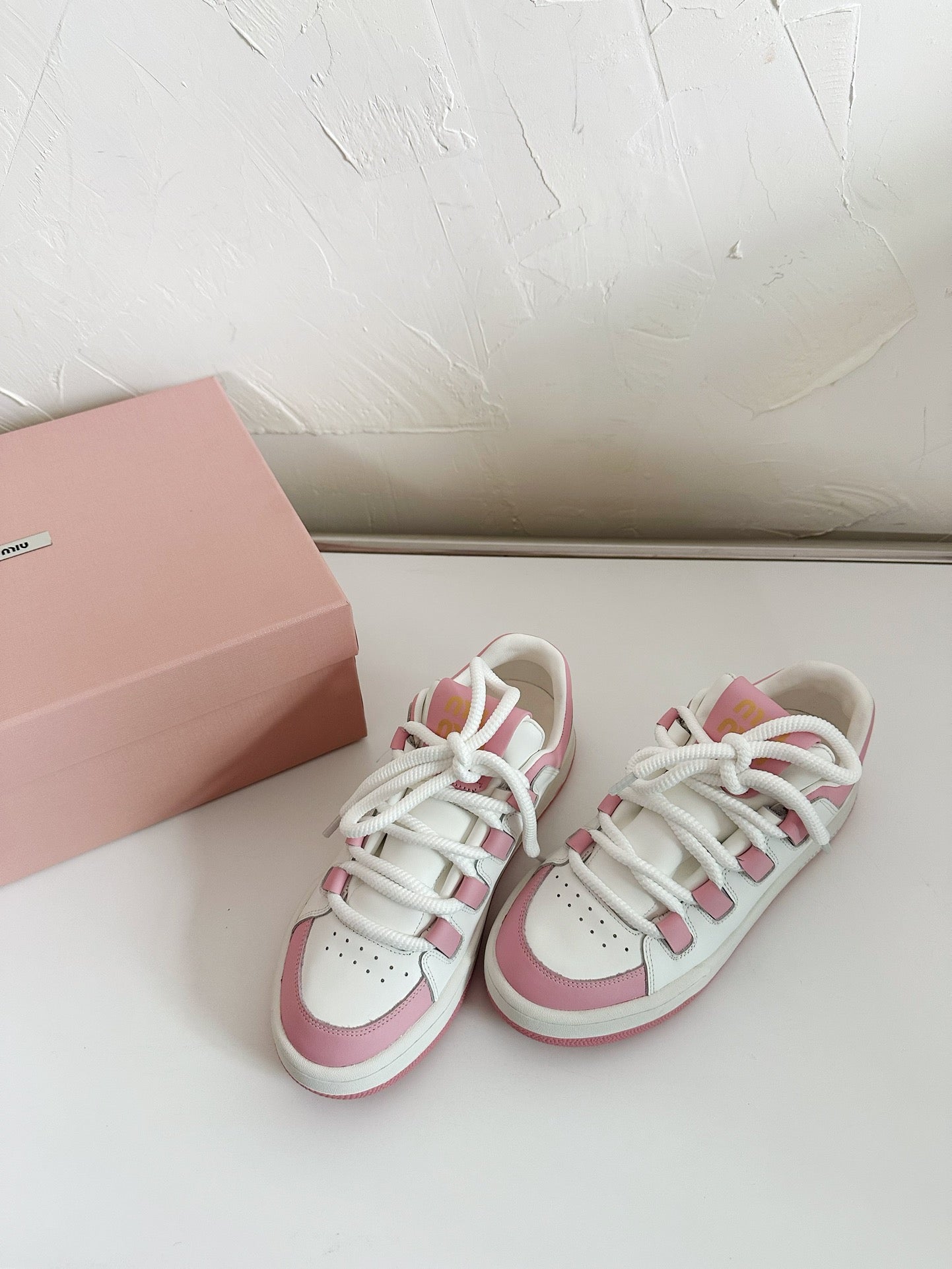 SNEAKERS SIMPLE DESIGN IN PINK MIX WHITE SHEEPSKIN、mysite、Cacoeks