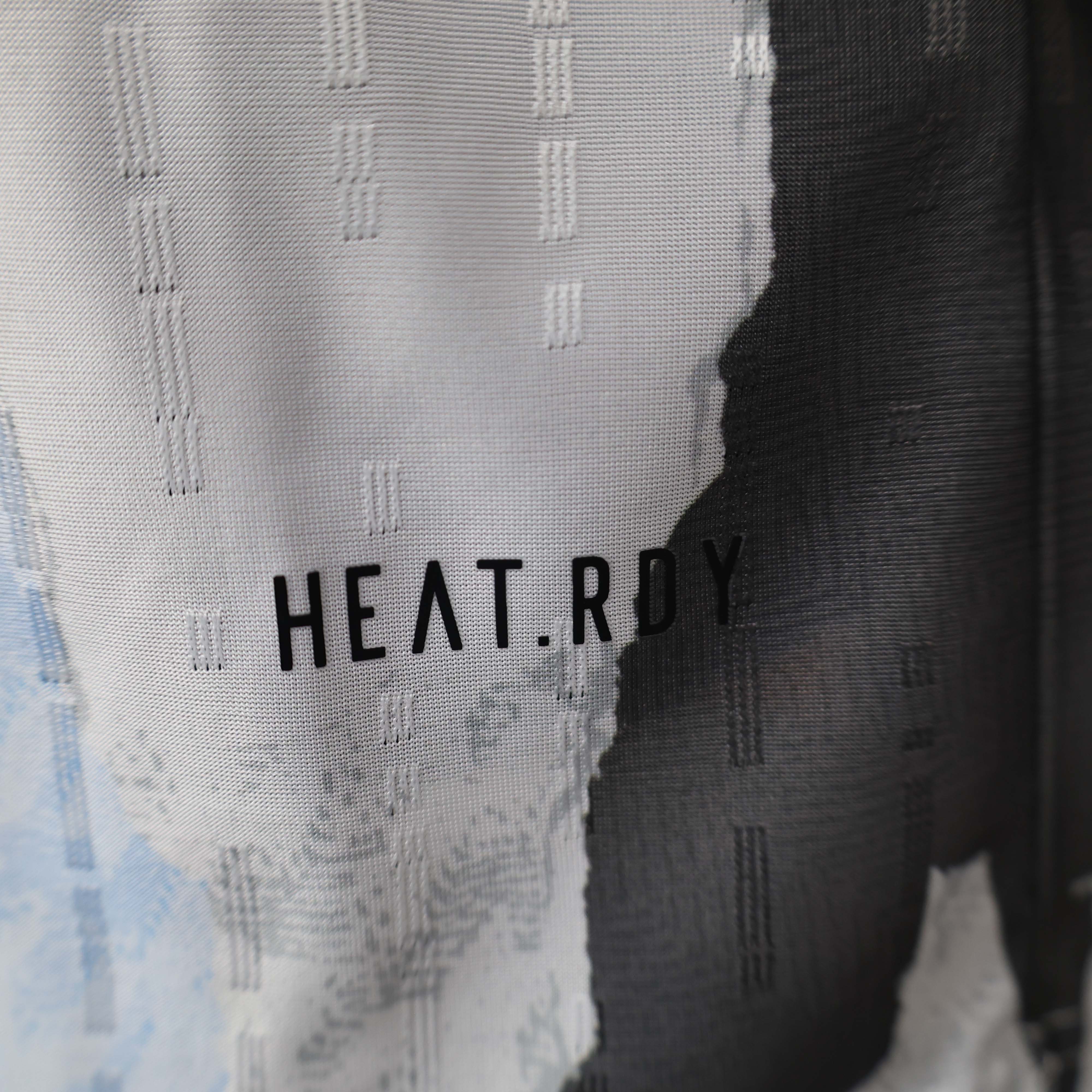 2025/2026 Player Version Real Madrid Training Wear Football Shirt 1:1 Thai Quality:football jersey mysite: unitedjerseyfootball 邓江浪:football