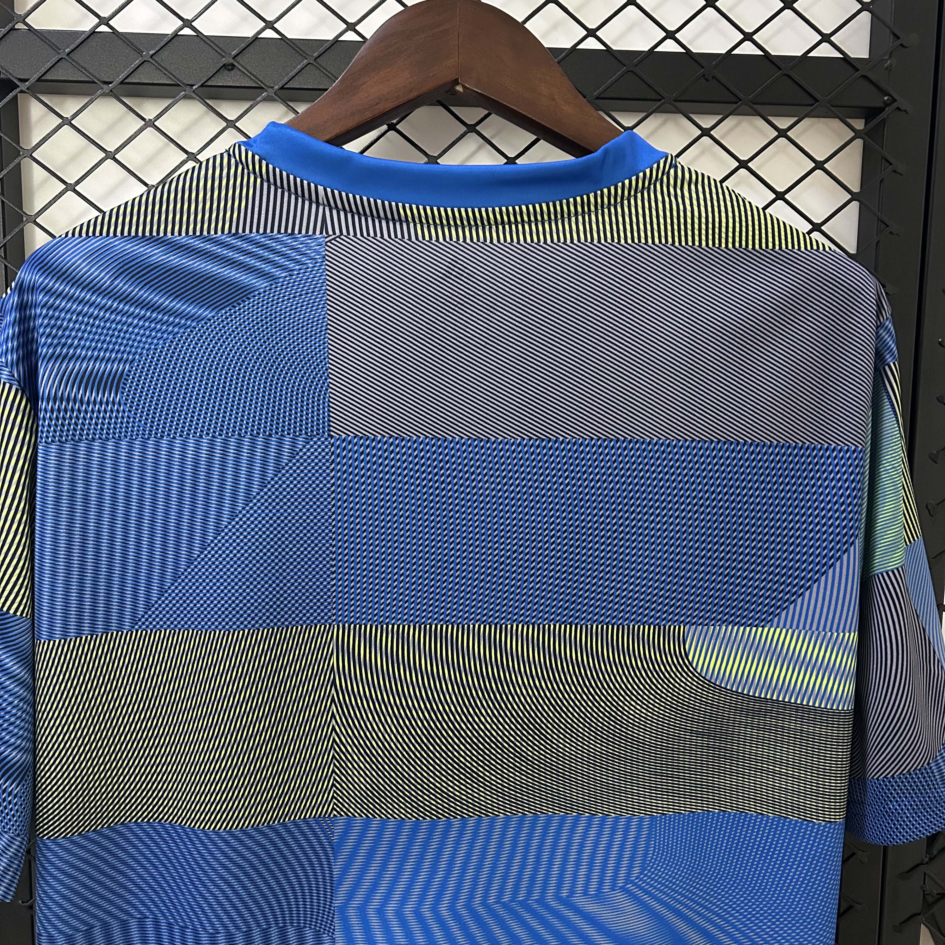 2025/2026 Real Madrid Pre-race suit Football Shirt 1:1 Thai Quality:football jersey mysite: unitedjerseyfootball 邓江浪:football