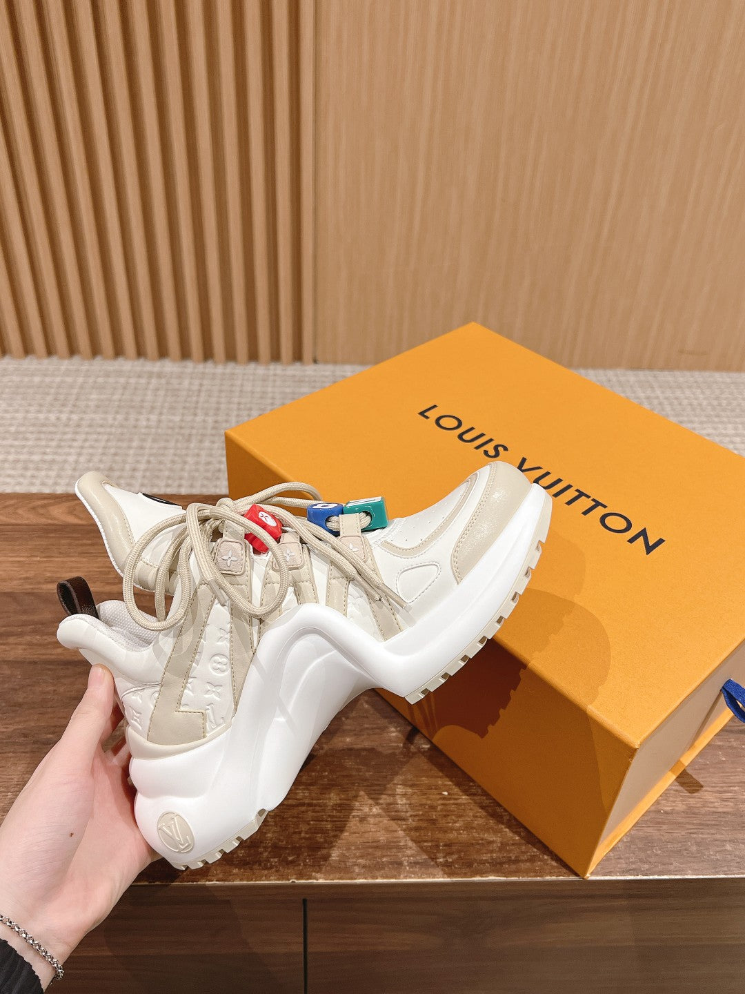 LV ARCHLIGHT SNEAKER IN BLANC BEIGE EMBOSSED CALFSKIN、mysite、Cacoeks