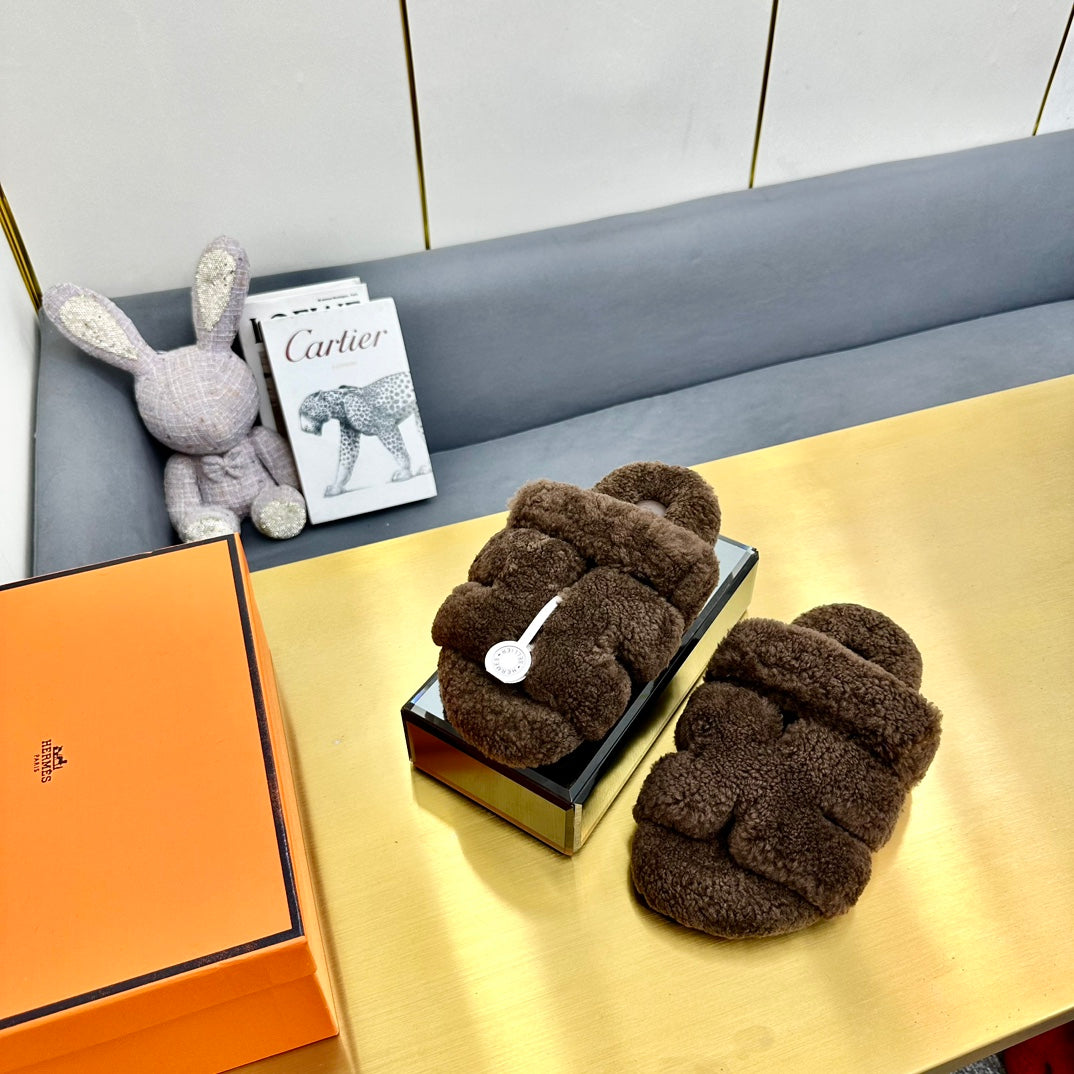 CHYPRE SANDAL IN WALNUT BROWN SHEARLING、mysite、Cacoeks