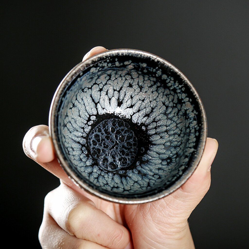 GEEK BAR-https://www.hot-toy.com/