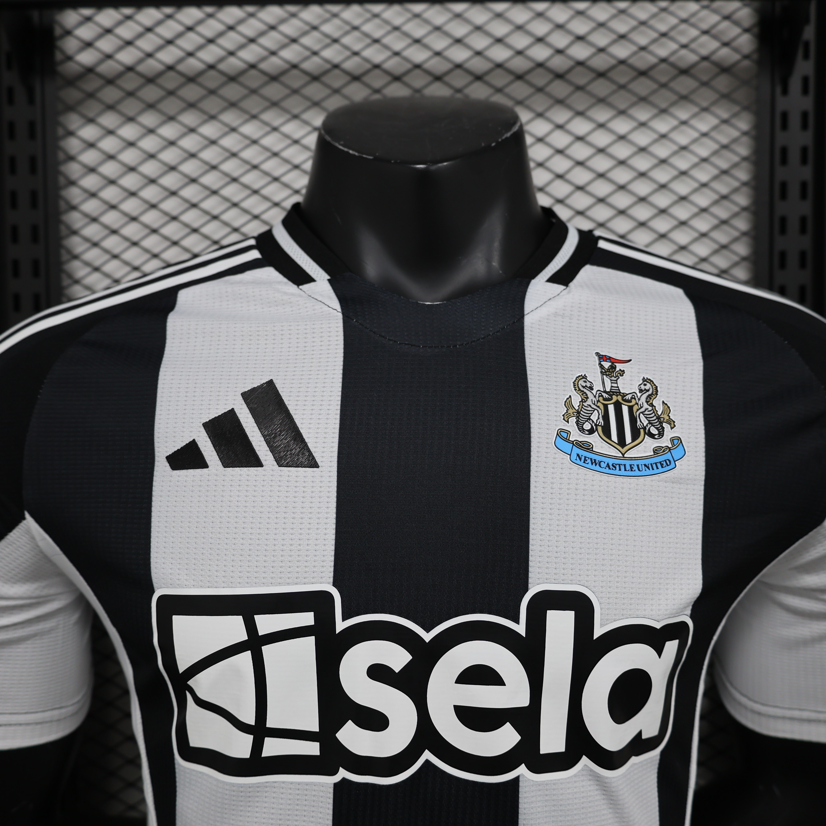 ManixJersey.com | Newcastle United 24-25 Home Stadium Jersey - Player Version -Customize Name, Number and Patch | Worldwide Shipping