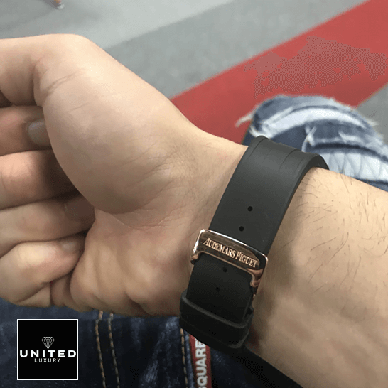 Audemars Piguet Royal Oak Offshore 25940OK.OO_.D002CA.01 Replica on the man wrist