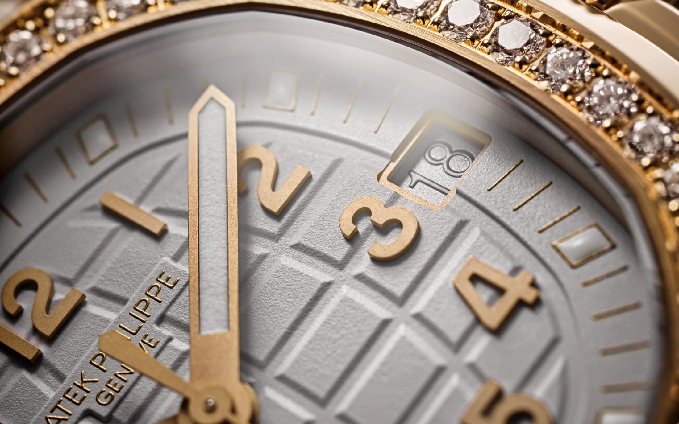 兼职  林炎: luxecystore