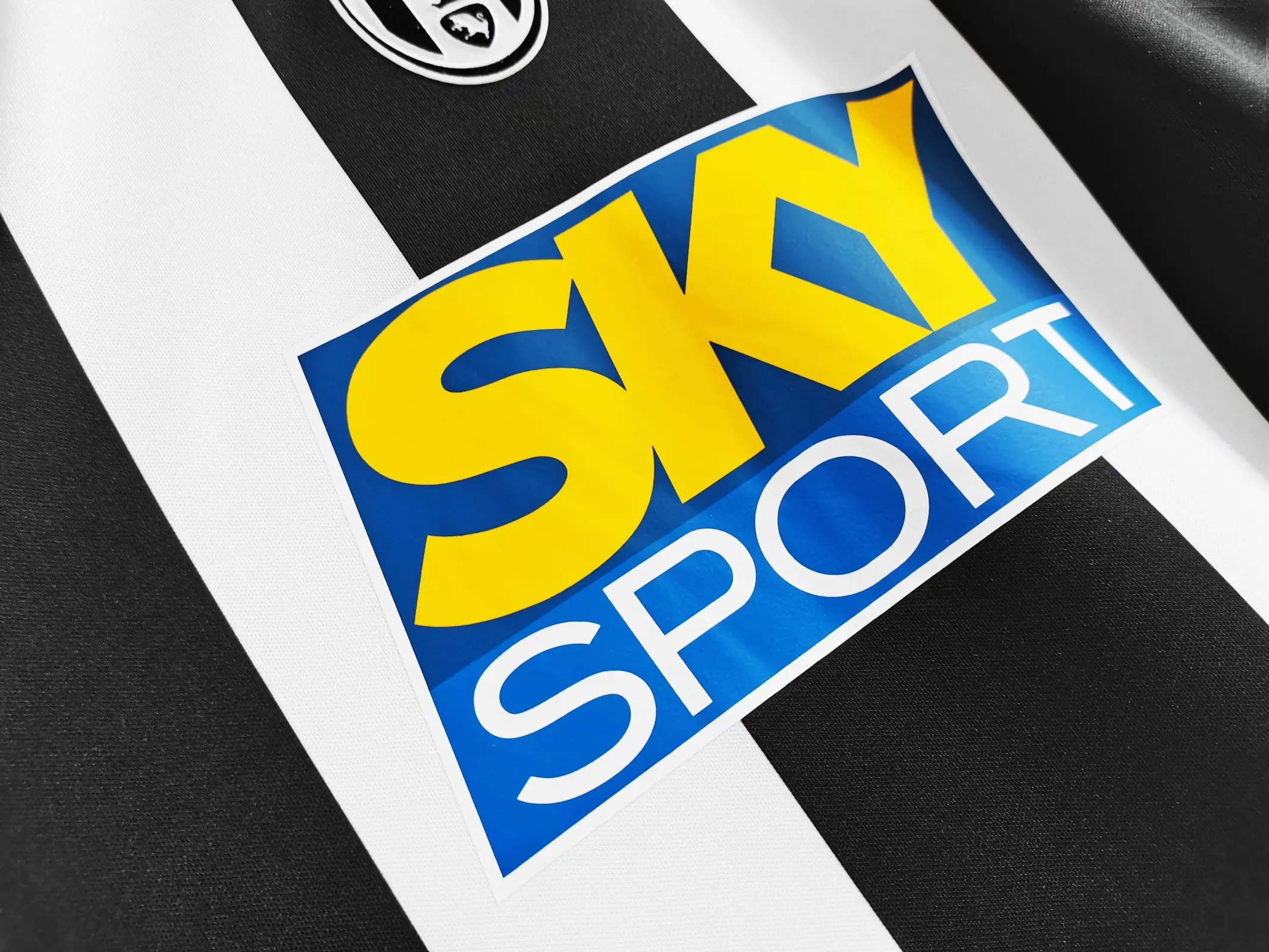 04-05 Juventus Home soccer jersey-Retro version: Ajax 24-25 Home Stadium Jersey - Fans Version mysite: Adidas luxuryfootballshirts.com: https://www.luxuryfootballshirts.com/