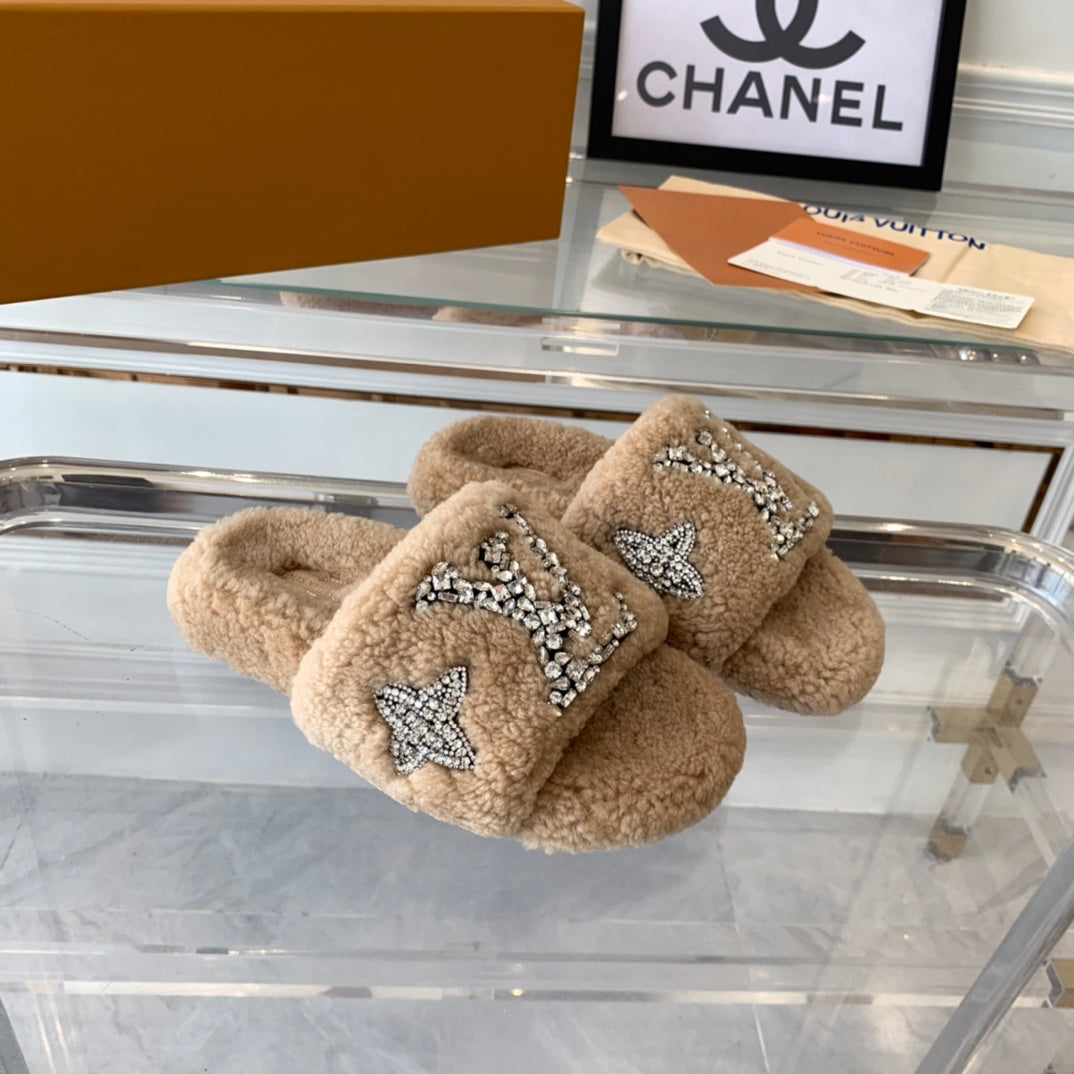 LV WOMEN'S PASEO FLAT SLIPPER IN TAN BROWN FLEECE、mysite、Cacoeks