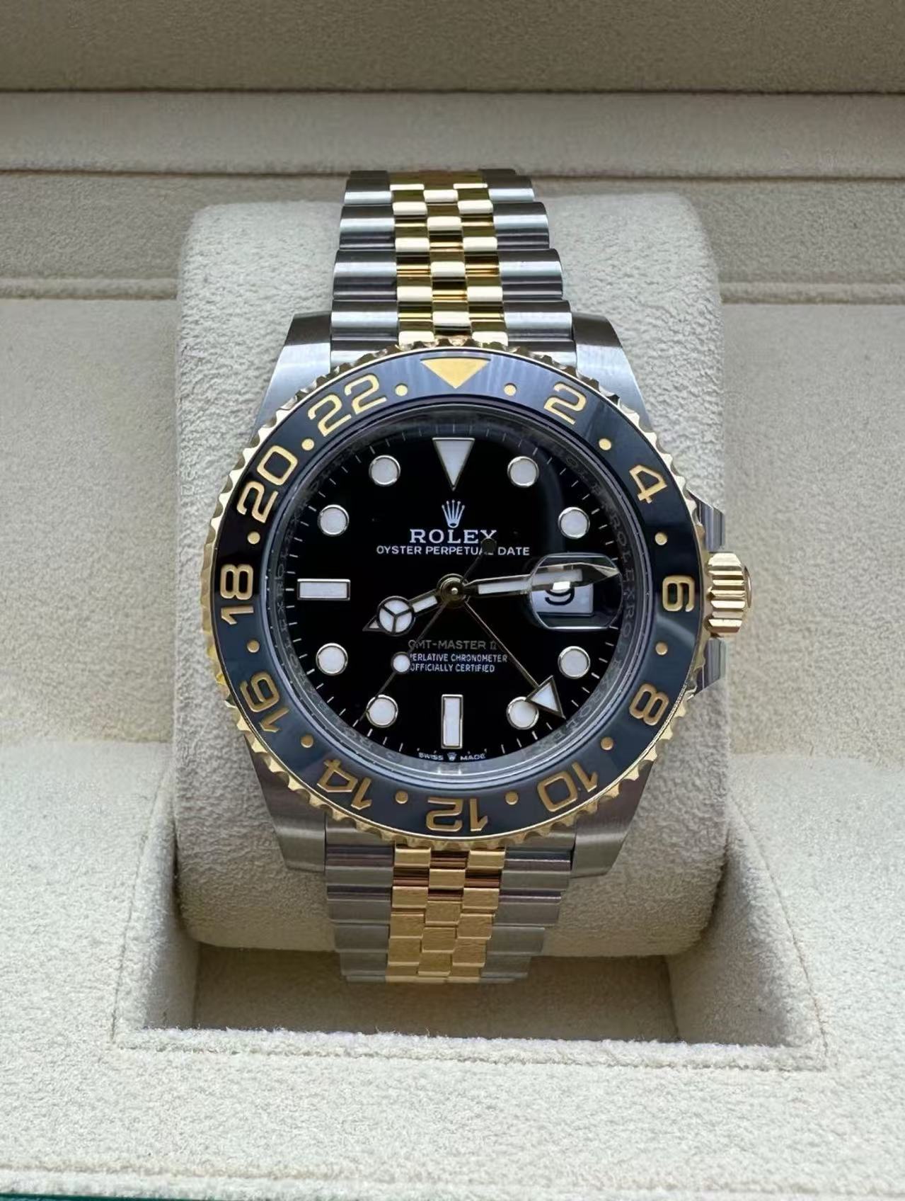 Rolex GMT Master ll 2023 Two ToneJubilee Bracelet Super Clone SwissReplica Watch Ref 126713GRNR3285 Swiss Movement