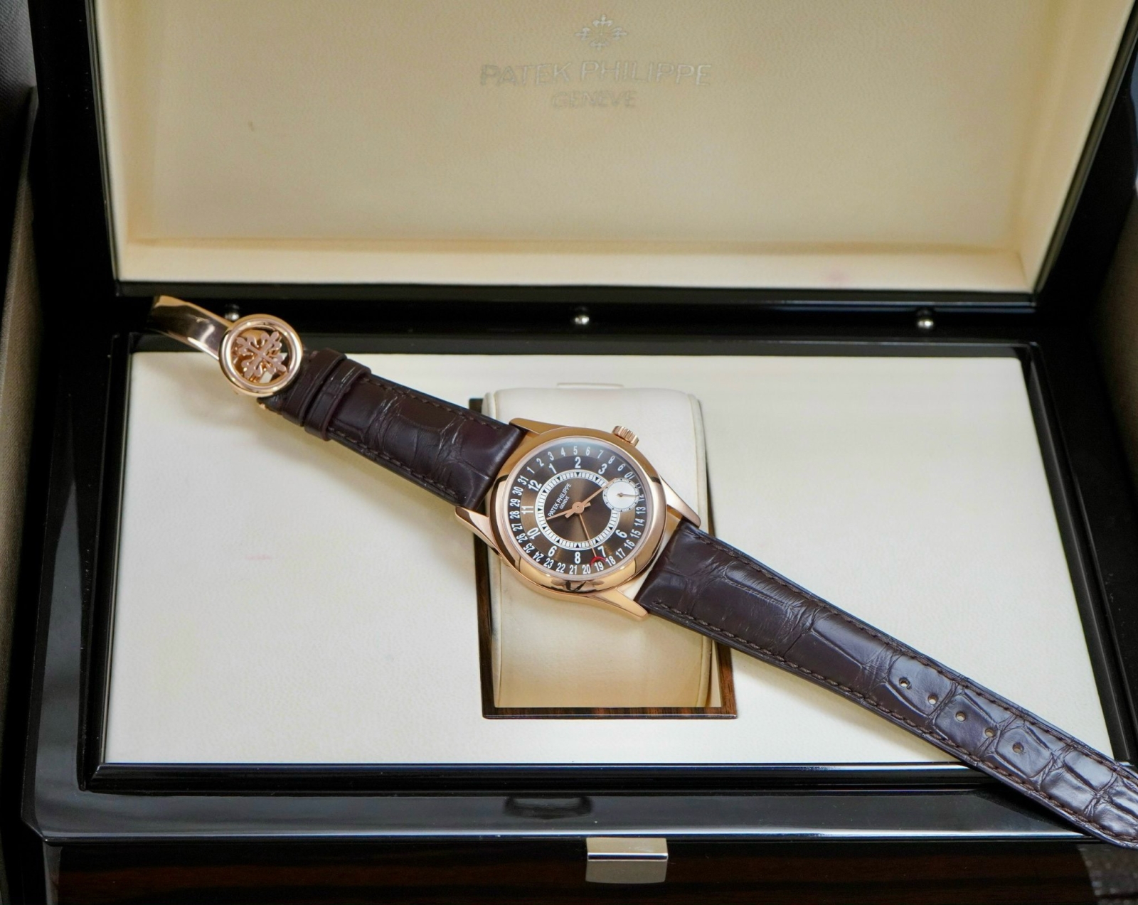 Patek Philippe Calatrava 37mm 6000R-001