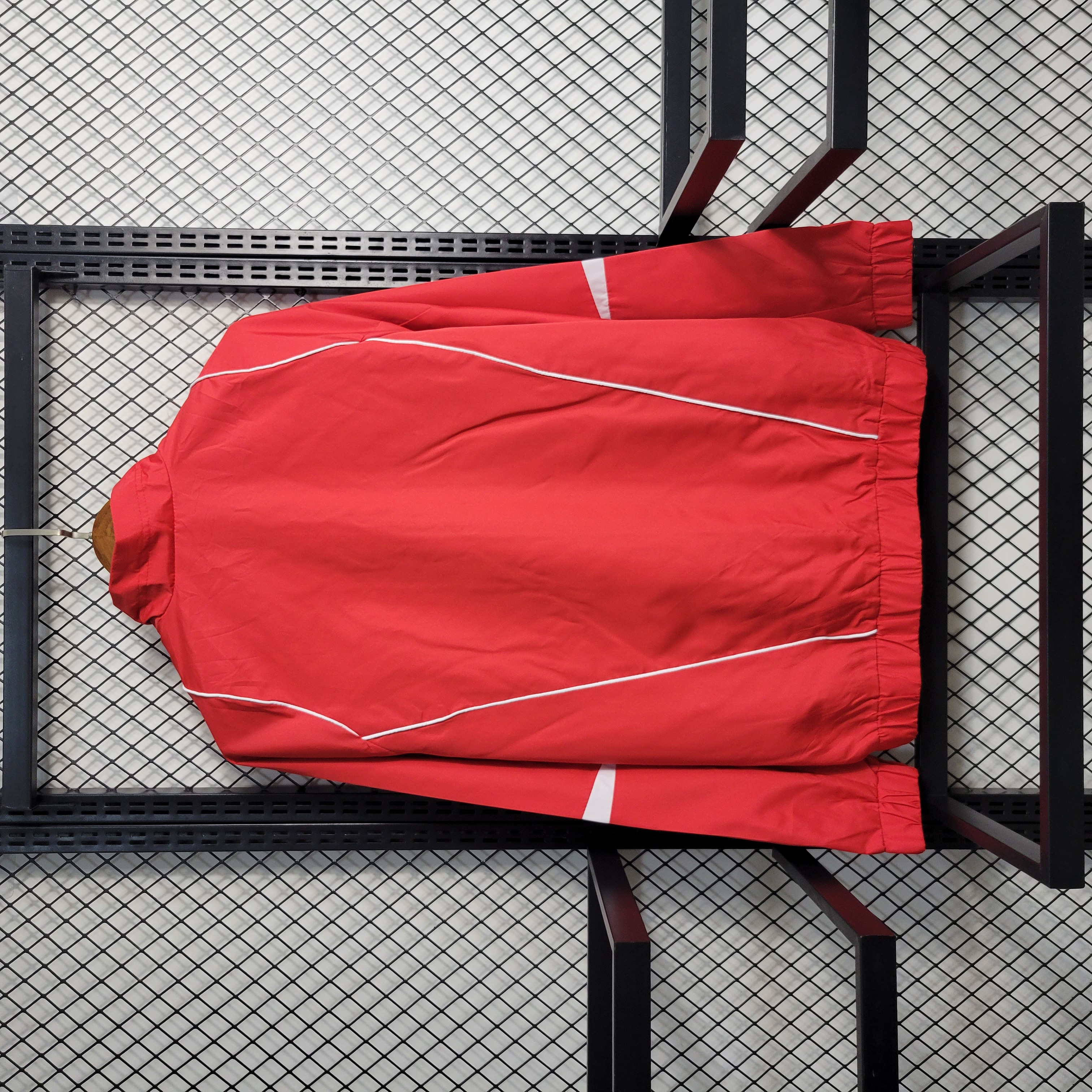 23-24 Bayern Munich Red Windbreaker S-XXL:football jersey mysite: unitedjerseyfootball 邓江浪:football