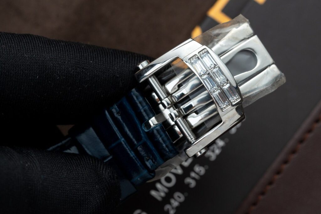 Đồng Hồ Patek Philippe Nautilus 5724G Replica 11 Blue GRF 40mm (1)