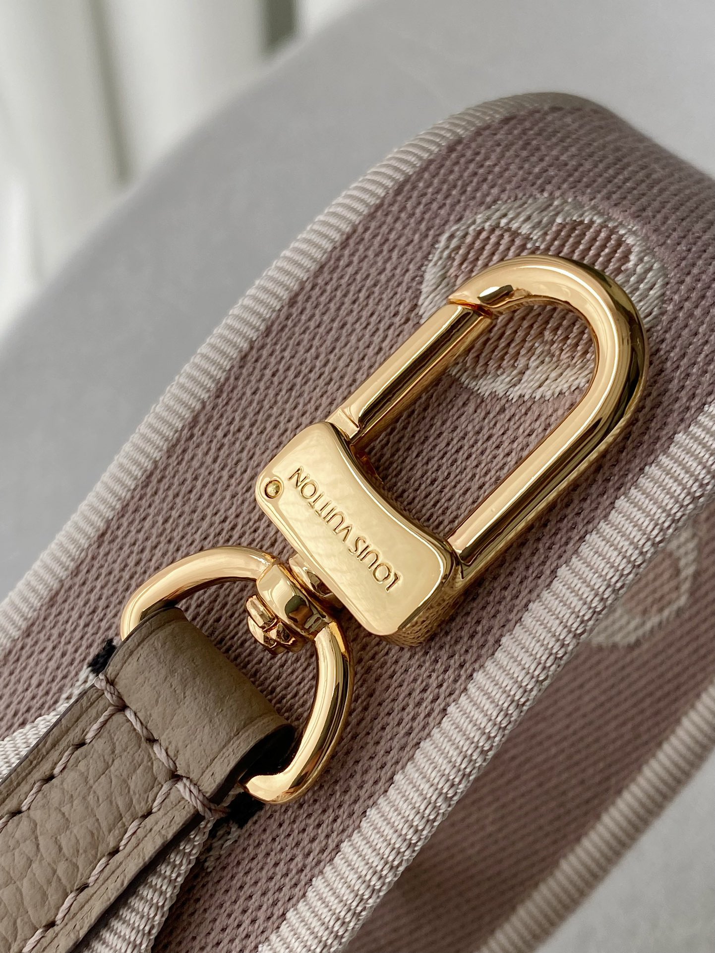 路易威登 M46583 Diane Bicolor Monogram Empreinte 皮革奶油色