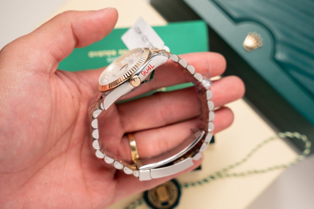 Đồng Hồ Rolex DateJust Mặt Xà Cừ Bọc Vàng Thật Nhà Máy GM 36mm (4)