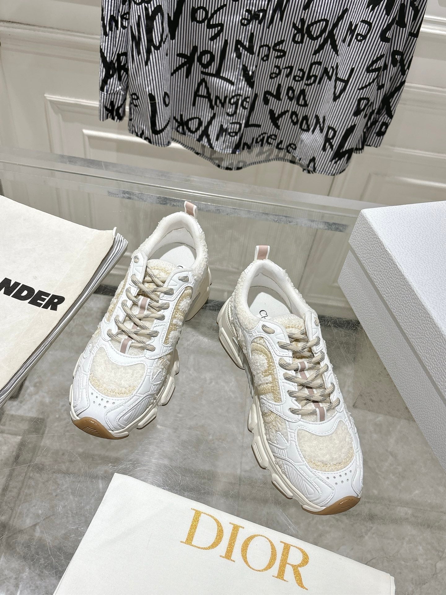 DIOR 25S MILE SERIES SNEAKERS 45MM IN WHITE CALFSKIN AND SHEARLING、mysite、Cacoeks