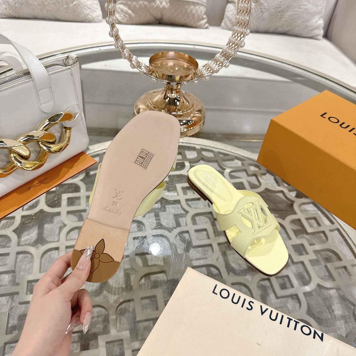 ISOLA FLAT SLIDE IN PALE YELLOW CALFSKIN、mysite、Cacoeks