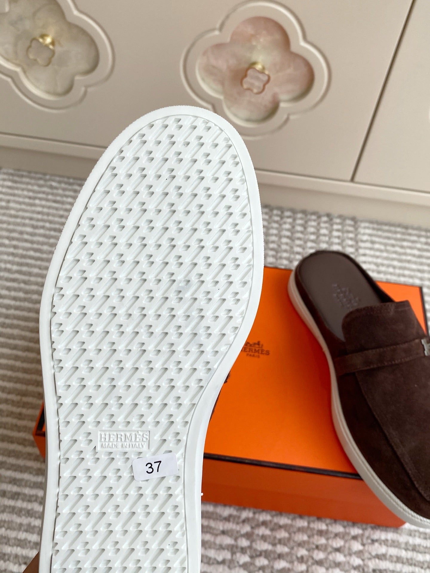 HM 25S MULES IN DARK BROWN SUEDE WITH SILVER HARDWARE、mysite、Cacoeks