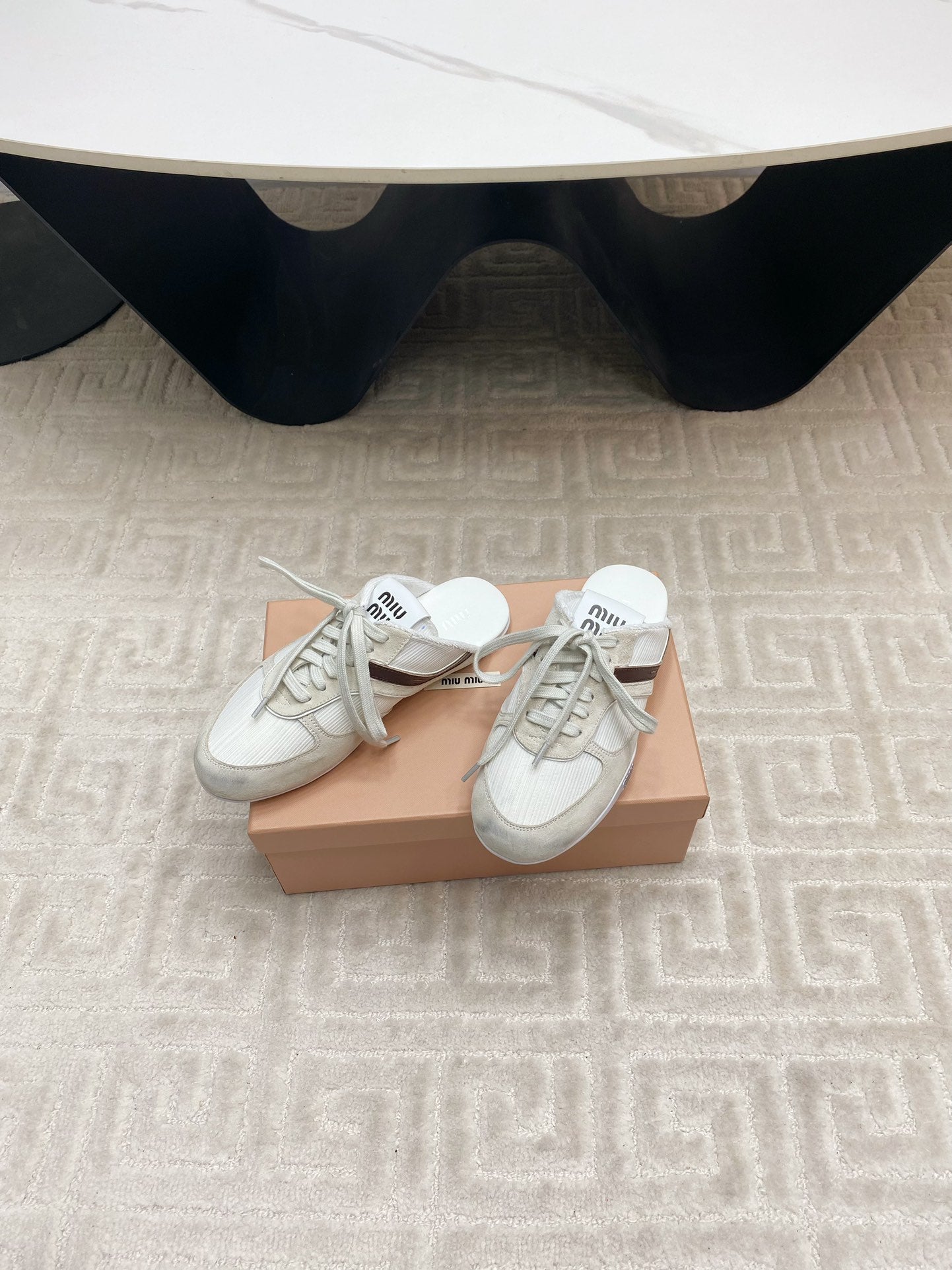 SNEAKER MULES IN WHITE MESH AND BEIGE SUEDE、mysite、Cacoeks