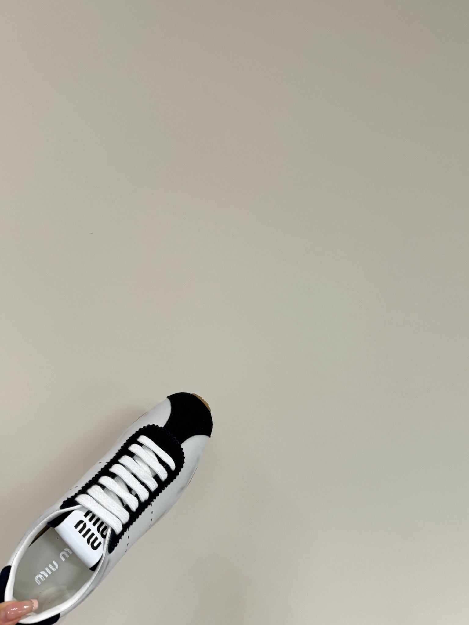 PLUME SNEAKERS IN WHITE NAPPA LAMBSKIN AND NAVY SUEDE、mysite、Cacoeks