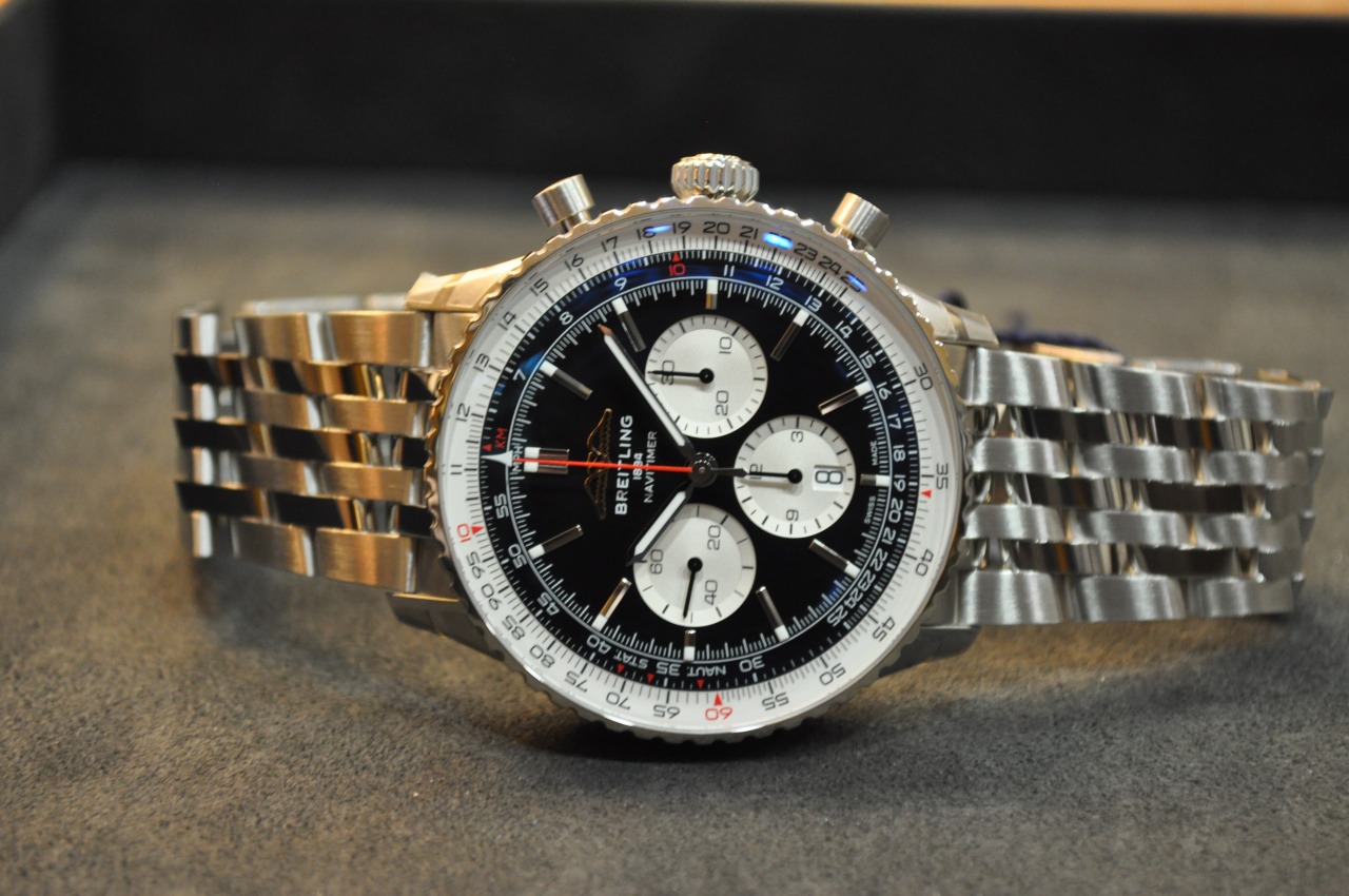 ブライトリングフェア開催中です!|ナビタイマークロノグラフ46 | STAFF BLOG | BASIS SPECIES authorized watch dealer(長野県長野市 IWC、ブライトリング、ゼニス他 機械式腕時計販売店)