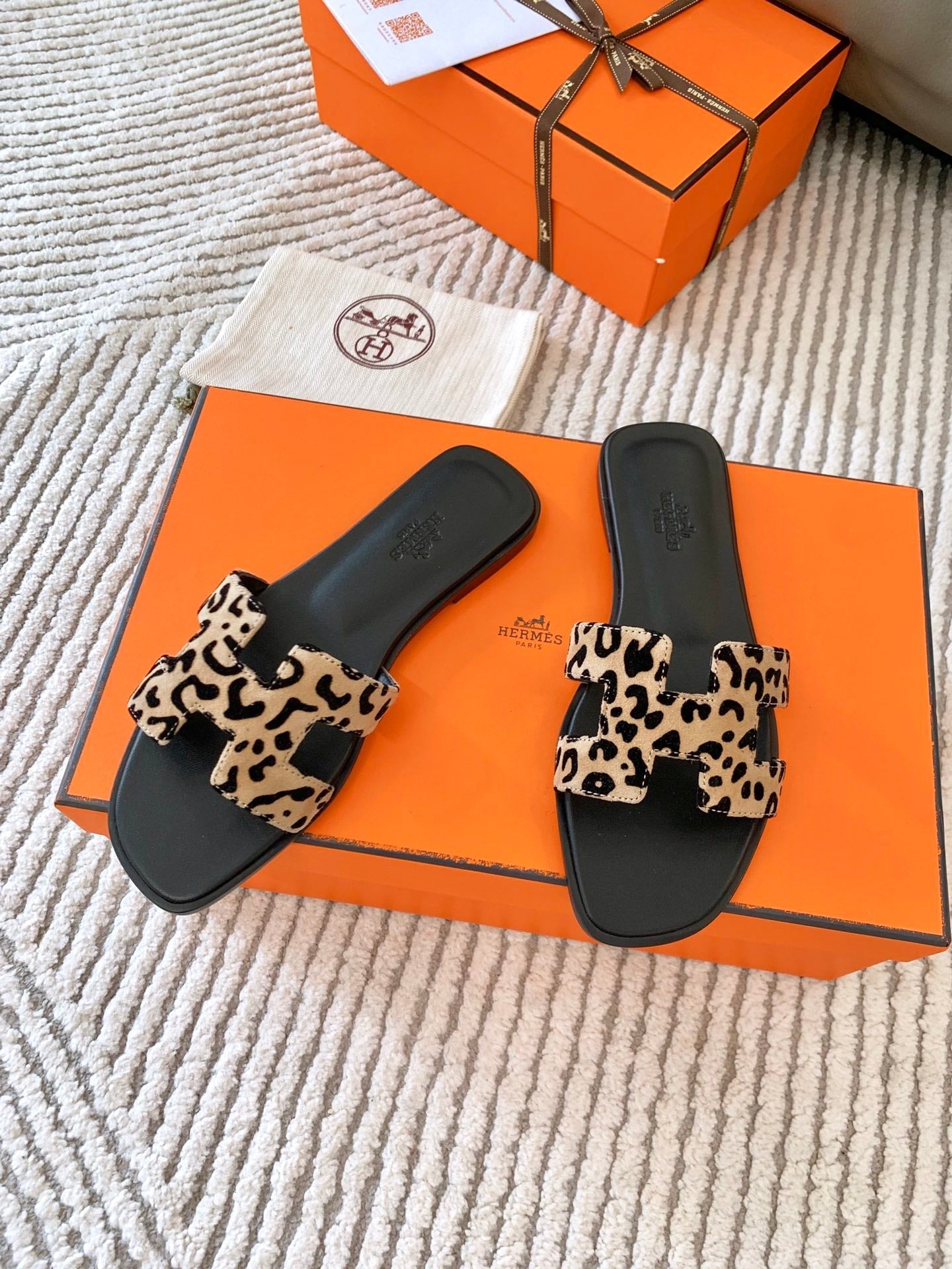 0RAN SANDAL IN CAMEL BROWN MIX BLACK SUEDE、mysite、Cacoeks