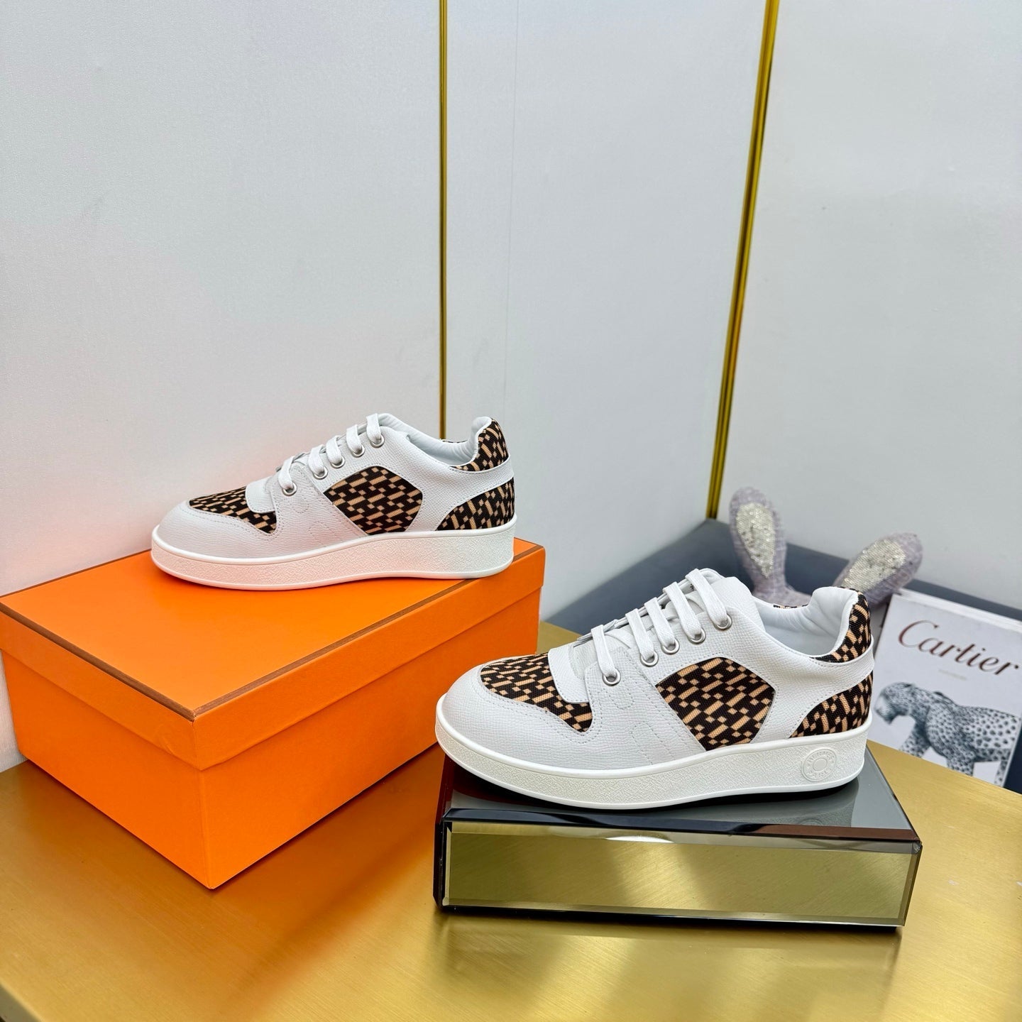 FREE SNEAKER IN WHITE CALFSKIN AND "H EN BIAIS" BROWN CANVAS、mysite、Cacoeks