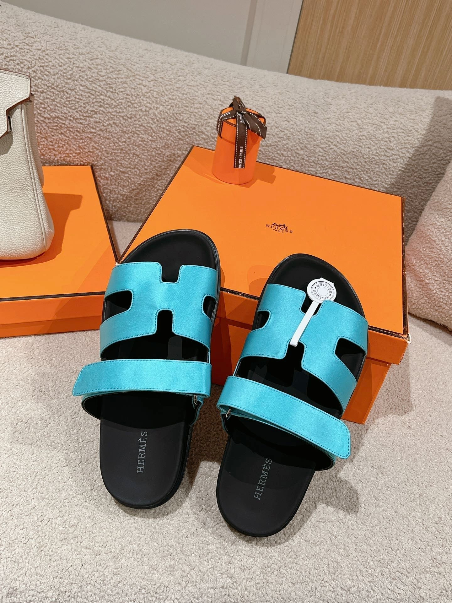 CHYPRE SANDAL BLACK MIX SKY CALFSKIN、mysite、Cacoeks
