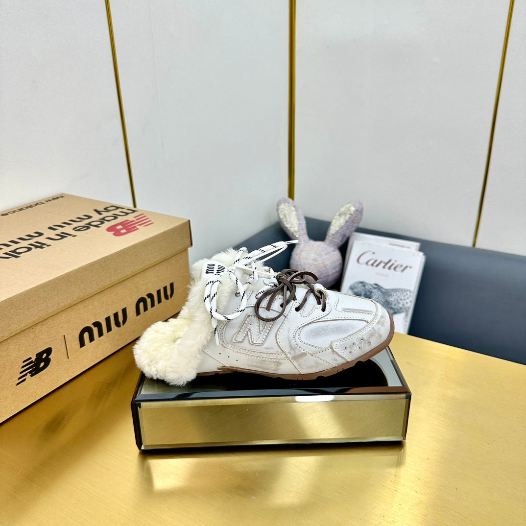 MIUxNB 530 SNEAKER MULES IN DISTRESSED WHITE CALFSKIN SHEARLING、mysite、Cacoeks