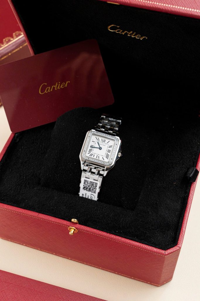 Đồng Hồ Cartier Panthere W2PN0007 Replica 11 Mặt Trắng Vành Đính Đá 27x37mm (2)