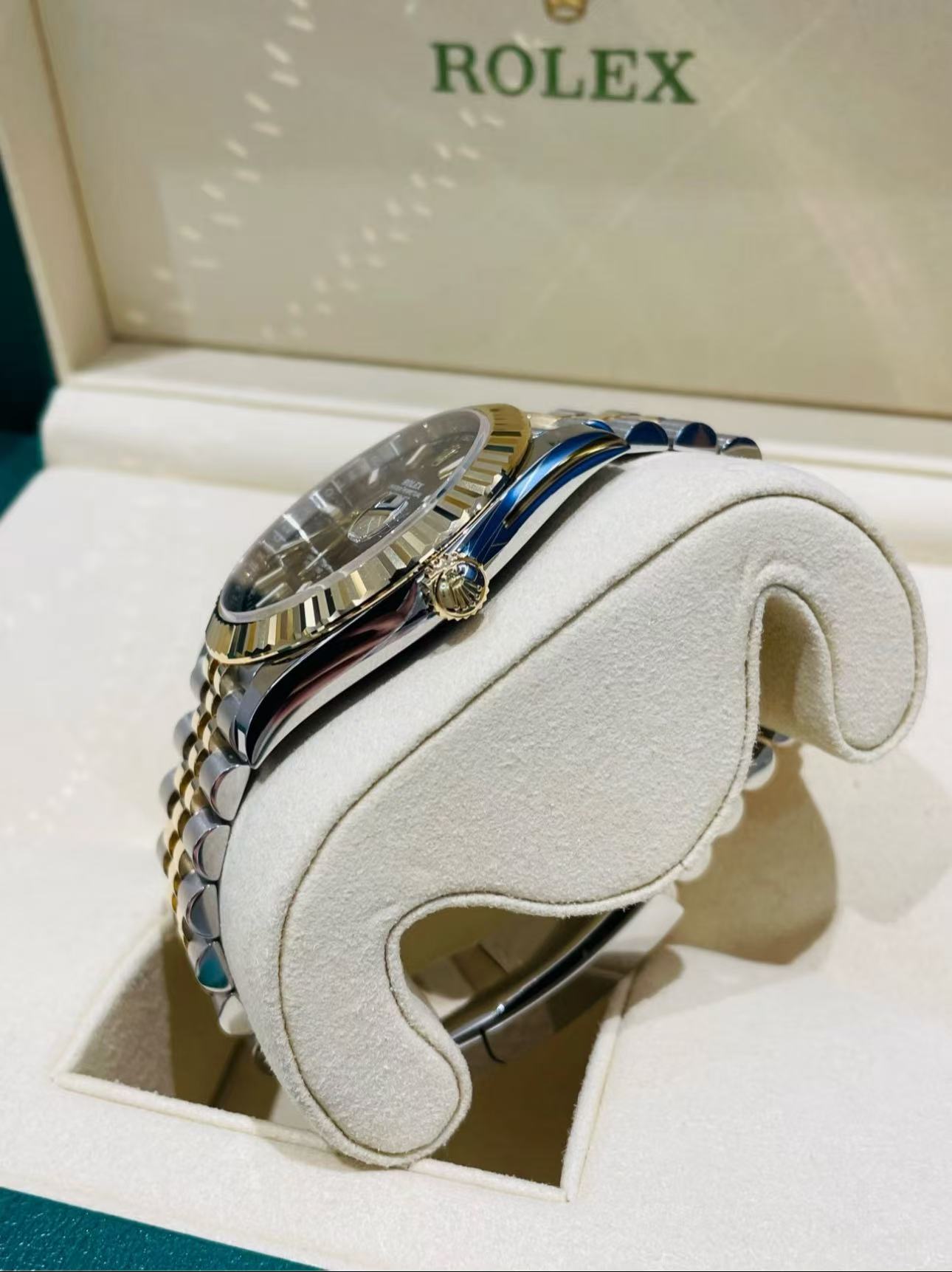 Rolex Datejust 41mm Super CloneSwiss Replica Watch Two Tone JubileeBracelet Black DialRef 126333-0014-3235Swiss Movement